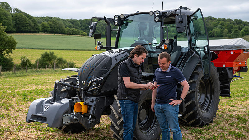 valtra-a-series-remote-telemetry-connect-data-450x800.jpg