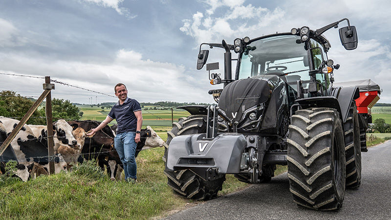 valtra-a-series-tractor-450x800.jpg