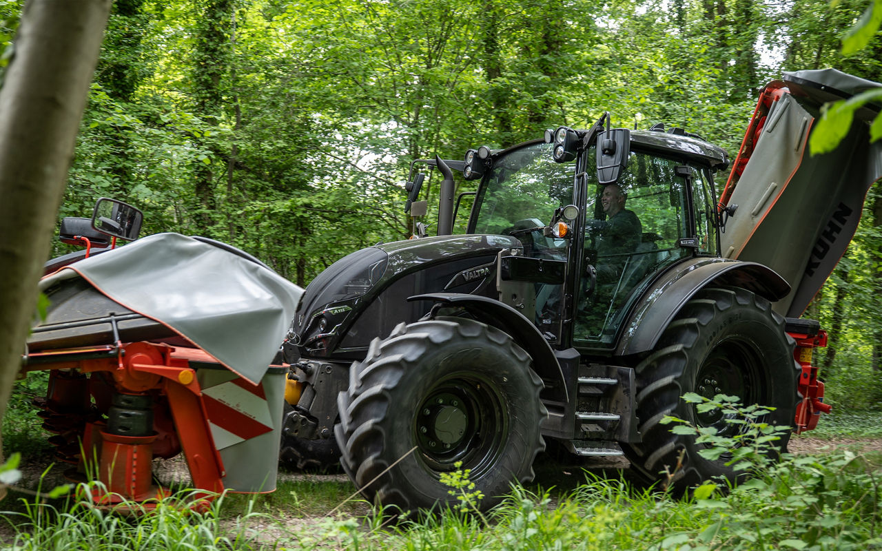 valtra-a-series-tractors-comfort_4000x2500.jpg