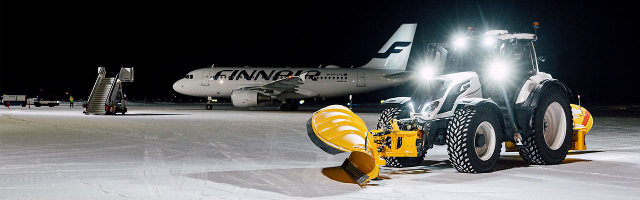 valtra-airport-maintenance-tasks_4000x1250.jpg