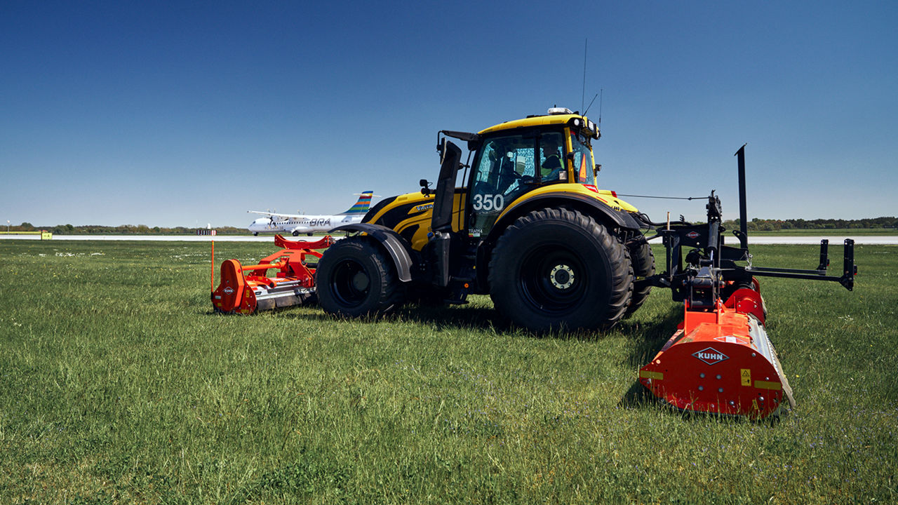 valtra-airport-summer-maintenance_1600x900.jpg