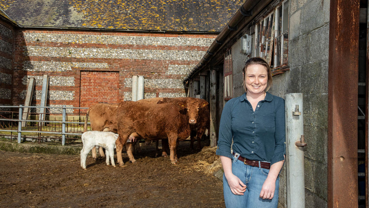 valtra-customer-story-naomi-mckie-farm-1600-900.jpg