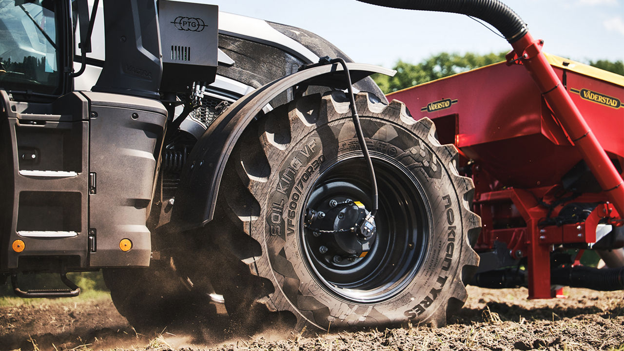 valtra-customised-tractors-CTIS_1600x900.jpg