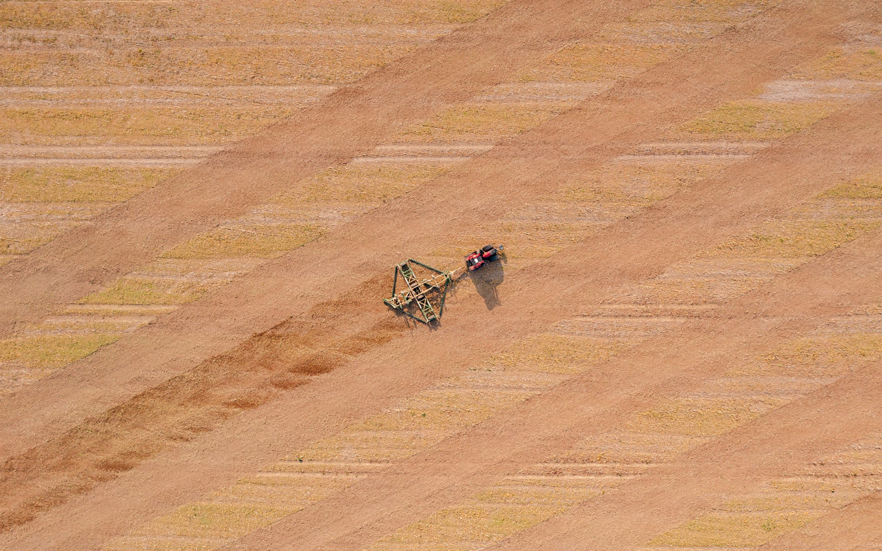 valtra-easy-to-use-smart-farming_4000x2500.jpg