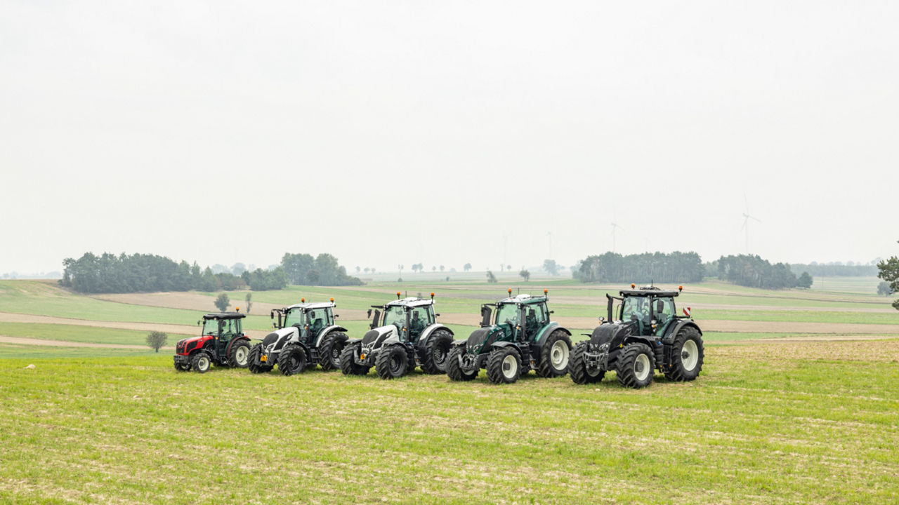 valtra-fants-tractors-poland-2019-1600-900.jpg