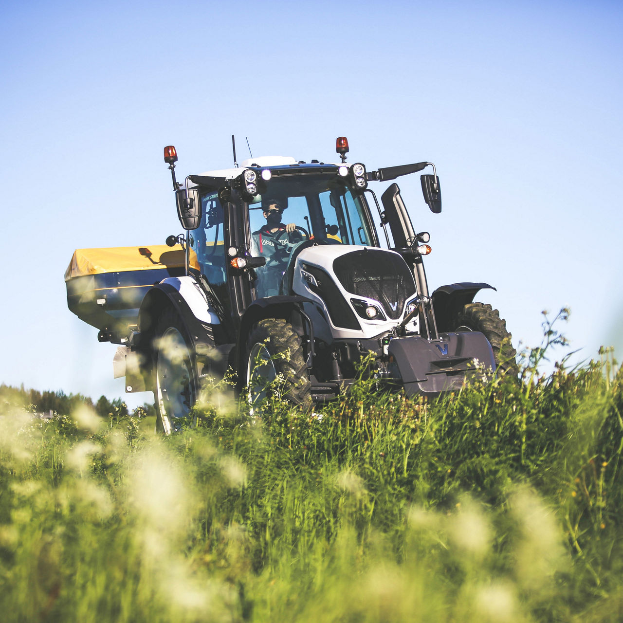 valtra-farming-tractor-kurikka-nseries-n174-5-800.jpg