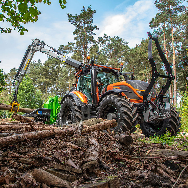 Valtra T214 candy orange
