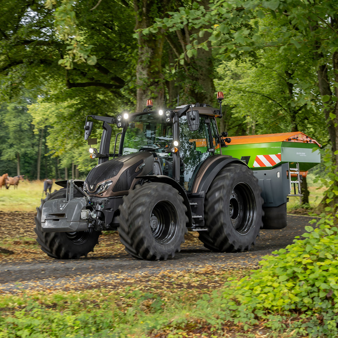 valtra-g-series-easy-cvt-tractor_4000x4000.jpg