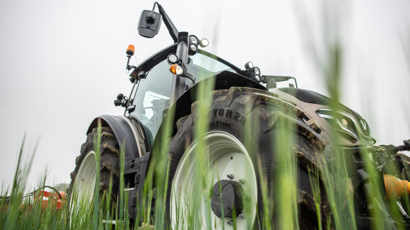 valtra-g-series-grass-800-450.jpg