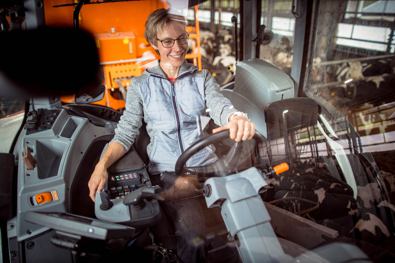 valtra-n-174-cowshed-female-driver-cabin.jpg