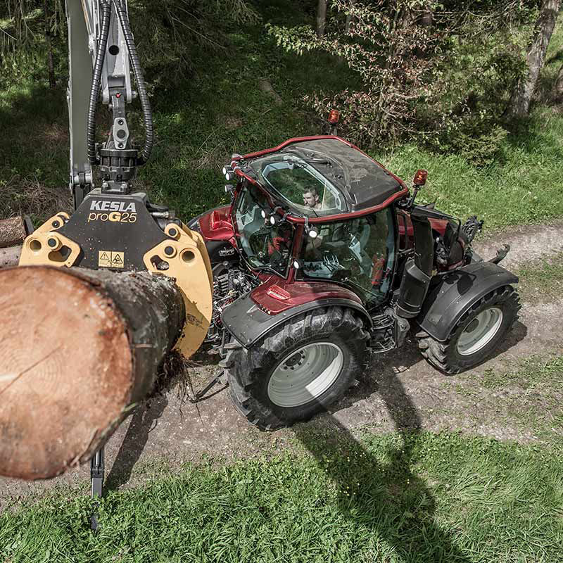 valtra-n-4-series-forestry-work-800.jpg