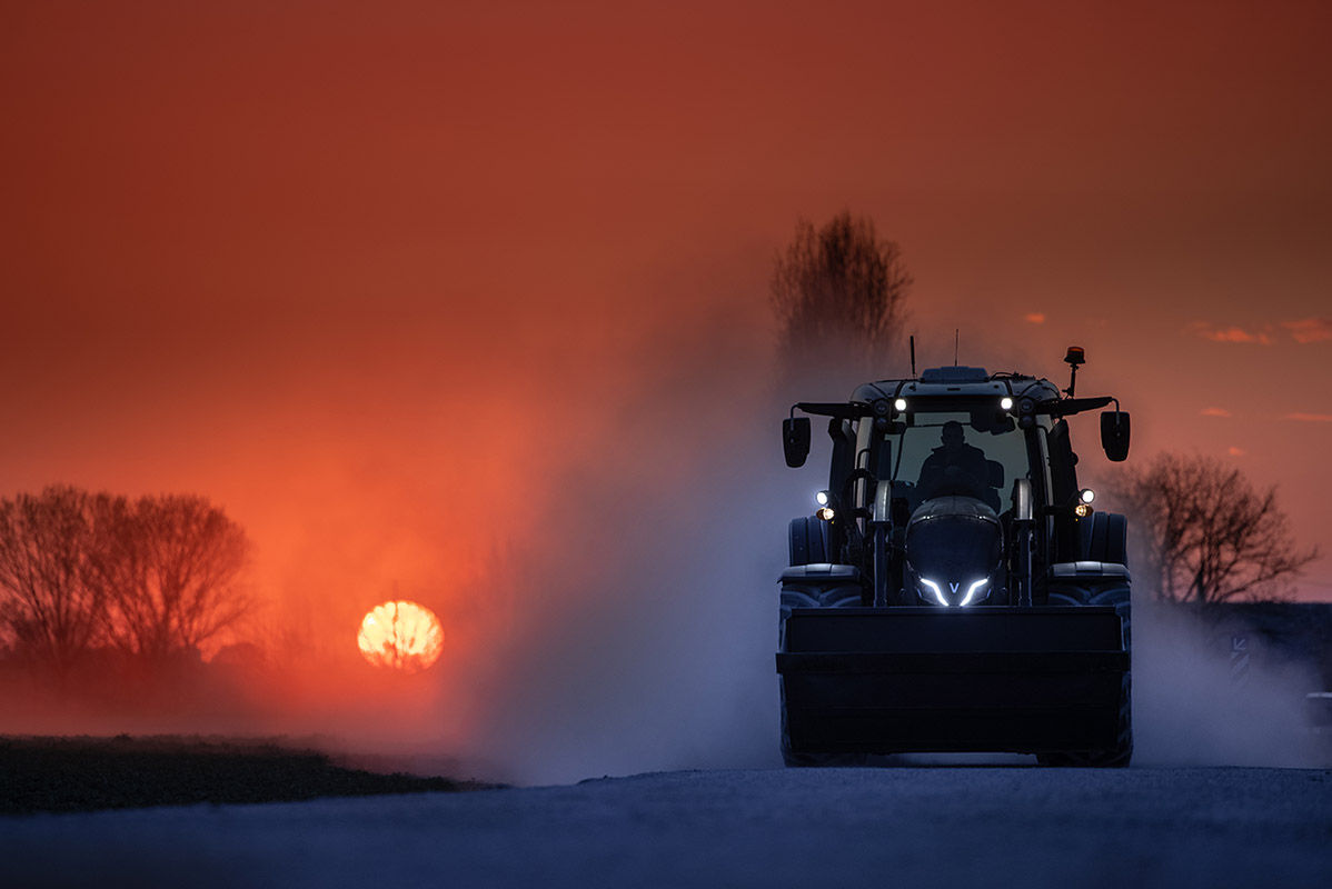 valtra-n-series-2021_tour_de_france_lift.jpg