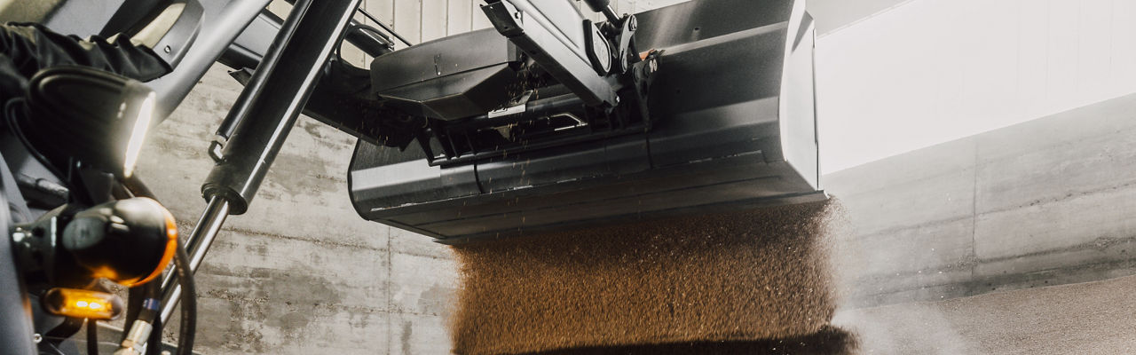 valtra-n-series-powerful-hydraulics_4000x1250.jpg