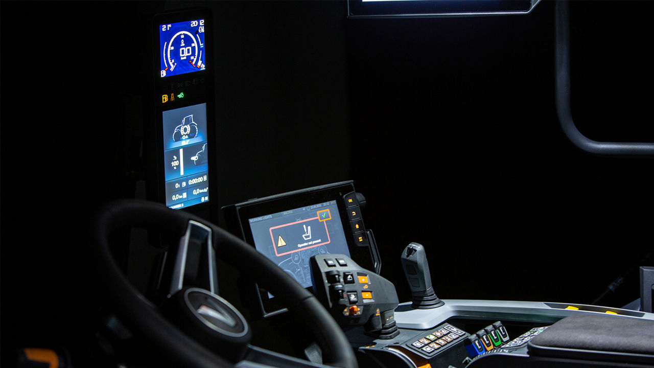 valtra-n-series-tractor-cabin-view_1600x900.jpg