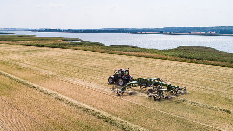 valtra-n-series-tractor-grassland-800-450.jpg