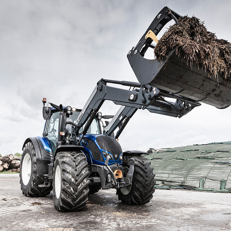 valtra-n4-series-frontloader-smarttouch.jpg