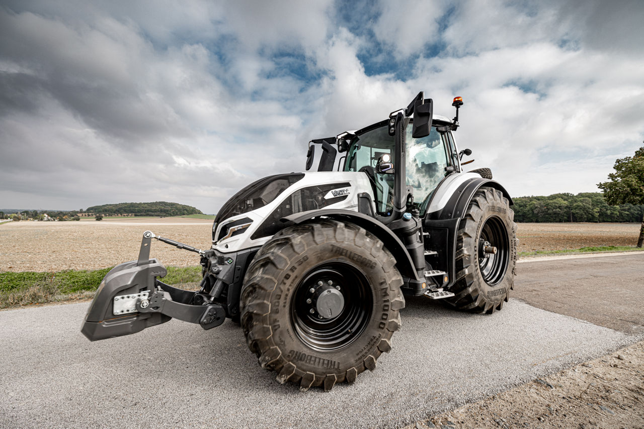valtra-q-series-germany-img-5611-lowres.jpg