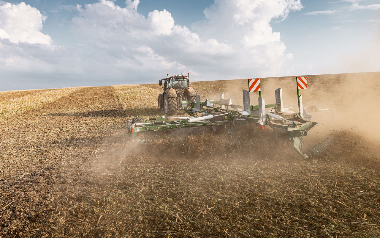valtra-q-series-performance-tractor_4000x2500.jpg