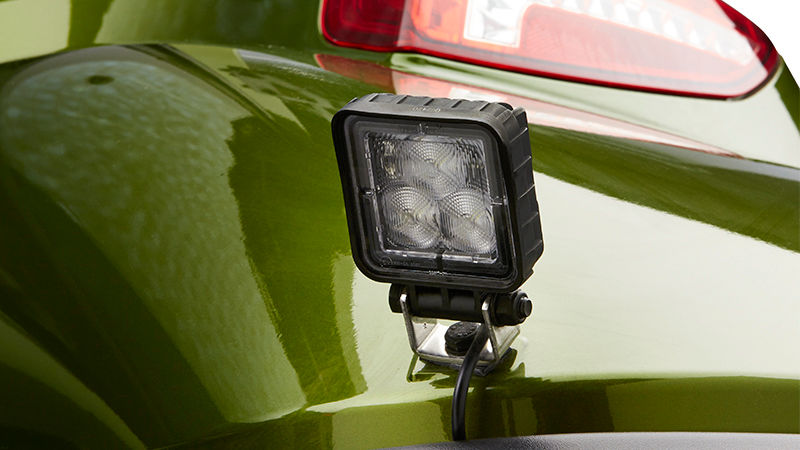 valtra-q-series-rear-hitch-light_800x450.jpg