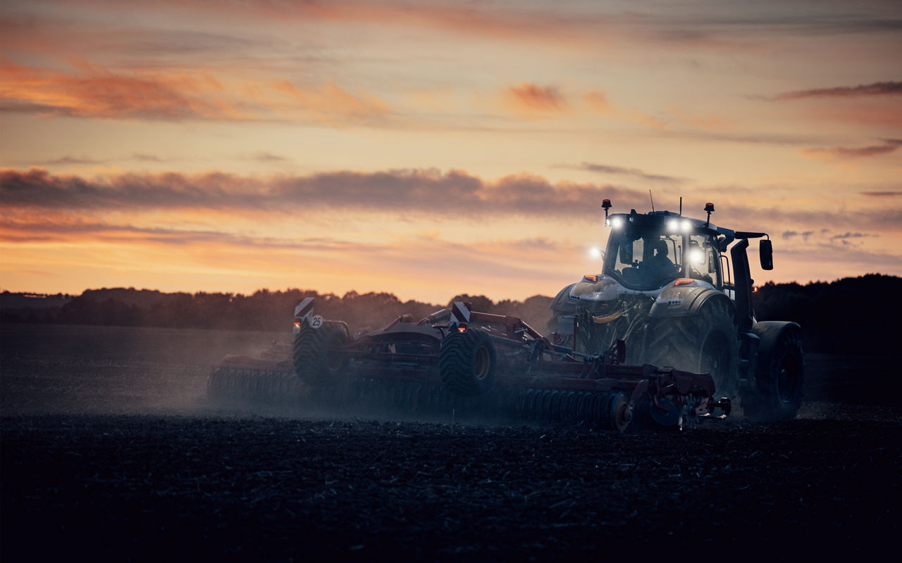 valtra-q-series-tractor-valtra-unlimited_4000x2500.jpg