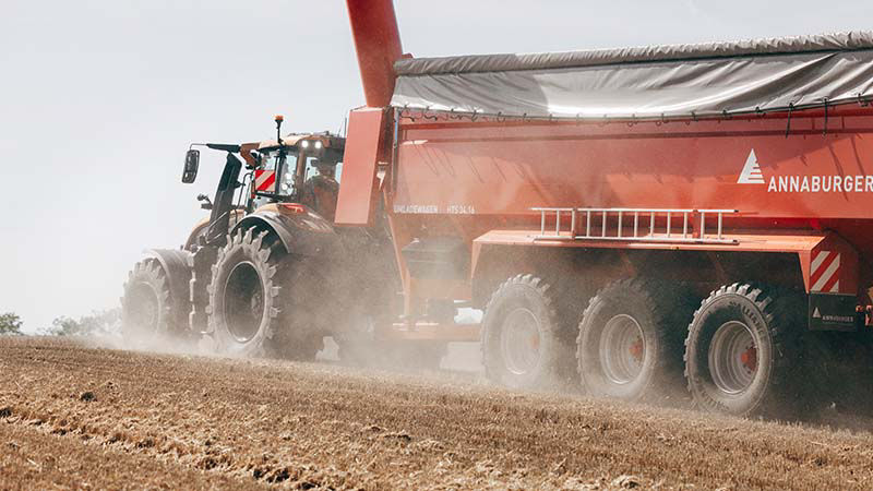 valtra-s-series-heavy-load-tractor_800x450.jpg