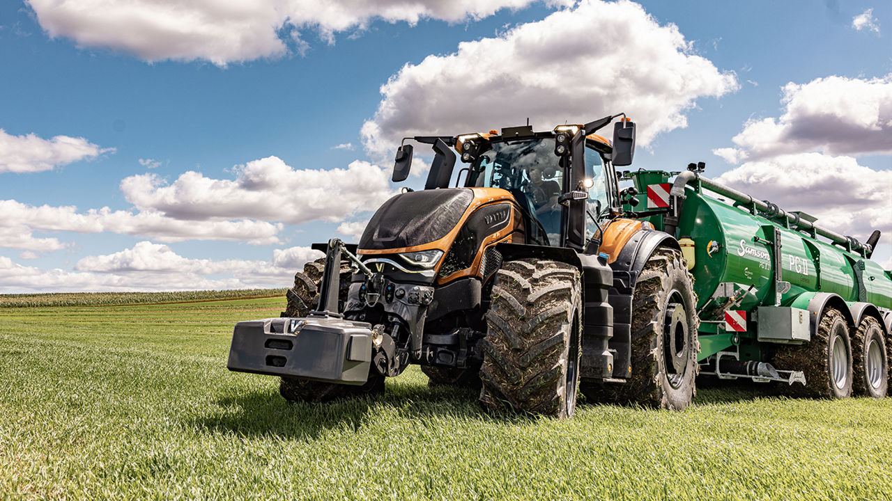 valtra-s-series-powerful-tractor_1600x900.jpg