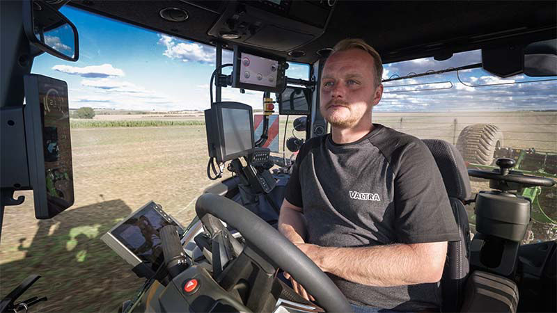 valtra-s-series-smart-farming-technology_800x450.jpg