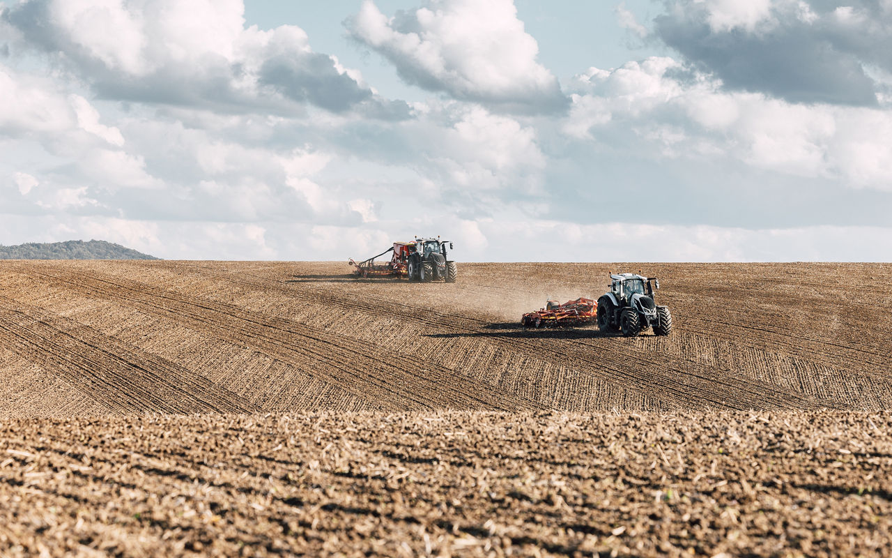 valtra-smart-farming-technology_4000x2500.jpg