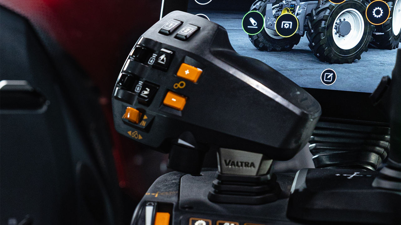 valtra-smarttouch-gen2-drivelever_1600x900.jpg