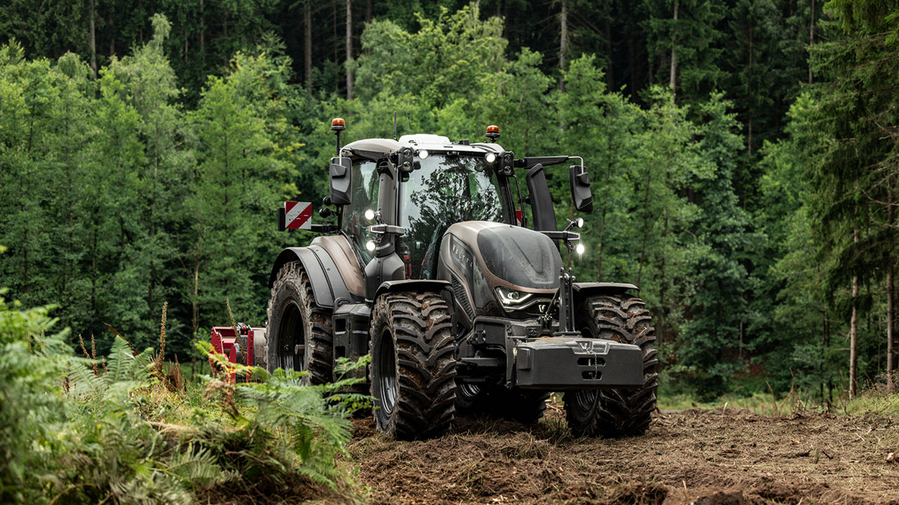 valtra-t-series-front-axle-suspension_1600x900.jpg