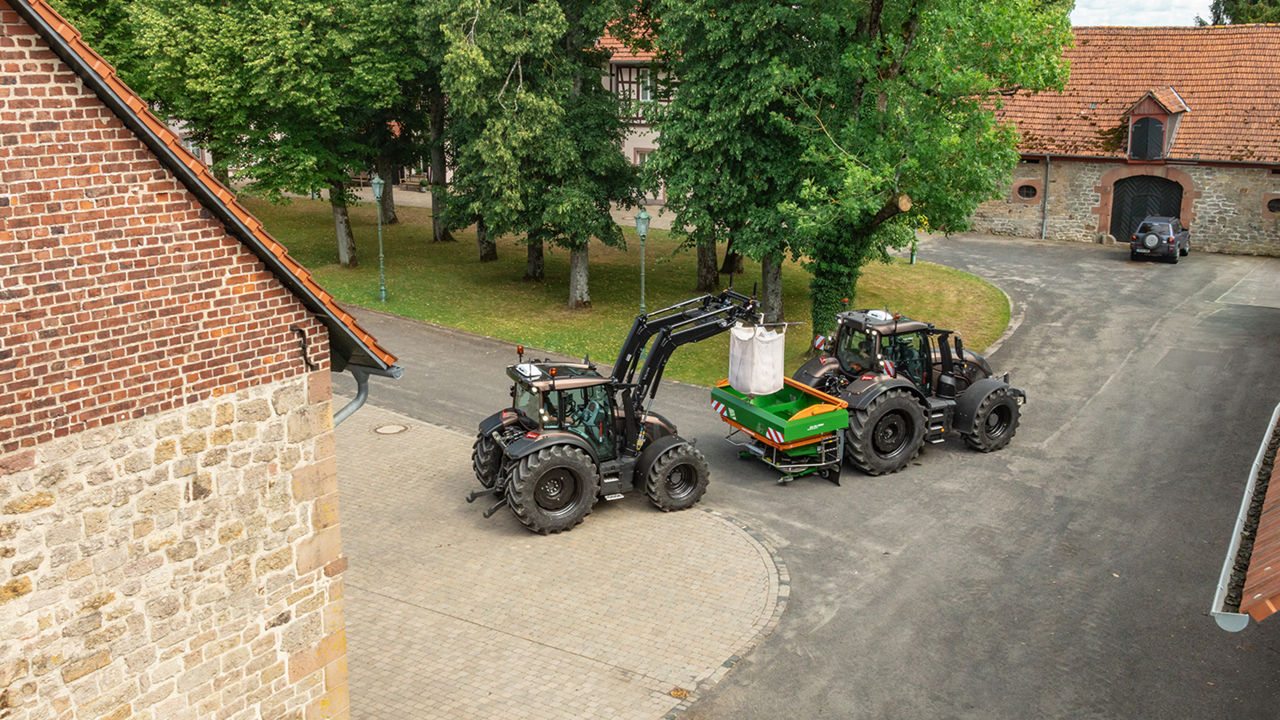 valtra-t-series-front-loader-tractor_1600x900.jpg