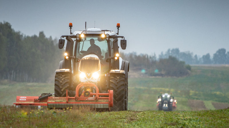 valtra-t-series-poland-technology-campaign-tractors-800-450.jpg