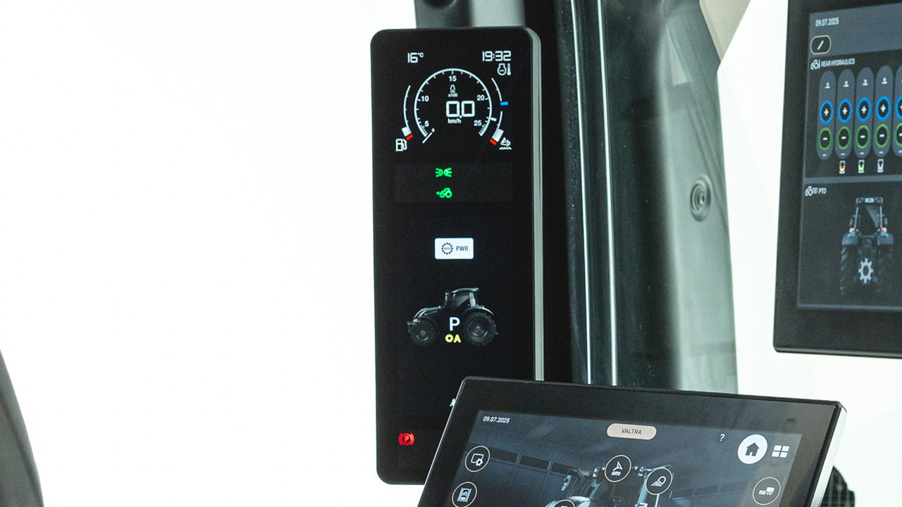 valtra-t-series-smart-a-pillar-display_1600x900.jpg