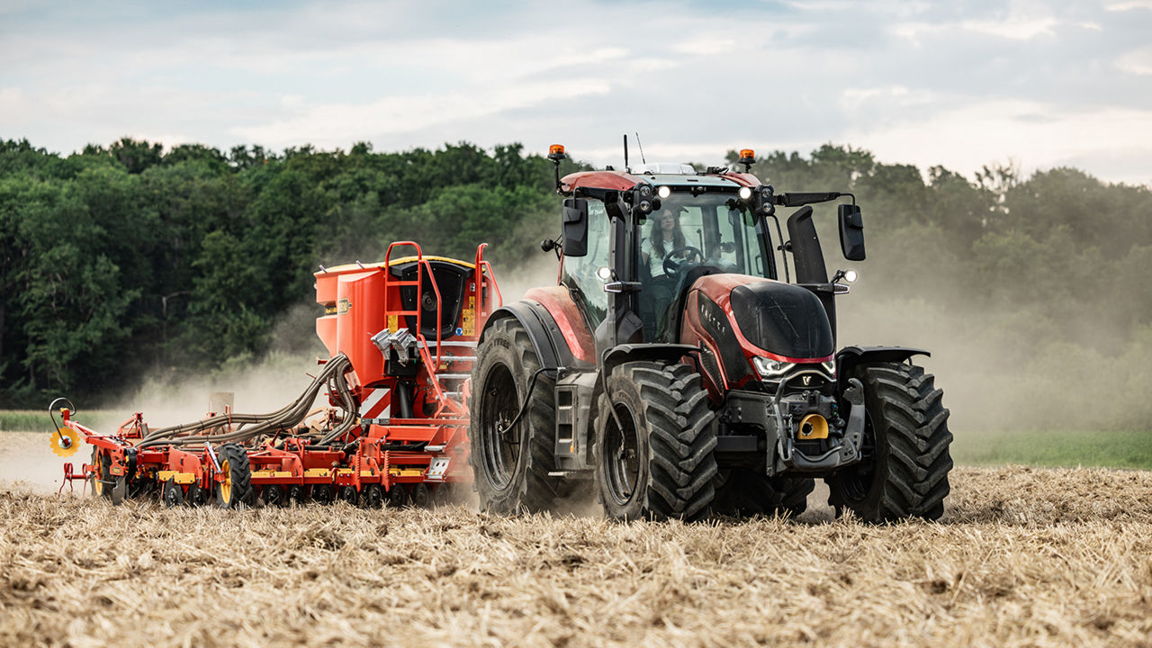 valtra-t-series-smart-plus-package_1600x900.jpg