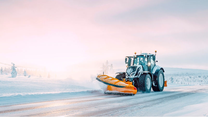 valtra-t-series-tractor-5th-gen-unlimited-studio-winter-snow-maintenance-800-450.jpg