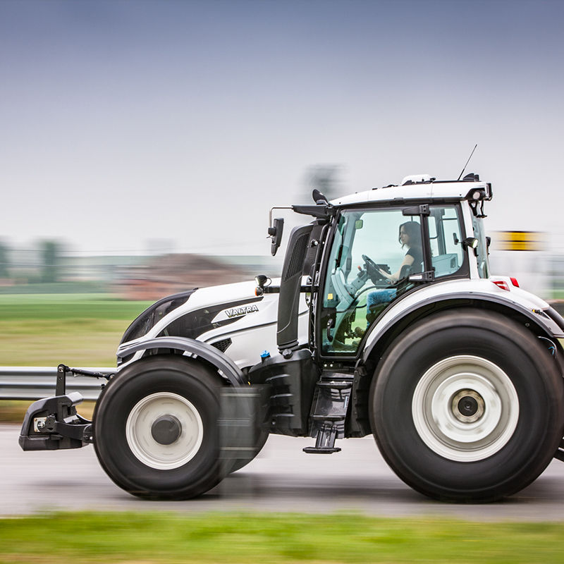 valtra-t4-series-powershift-revolution-italy-2017-white.jpg