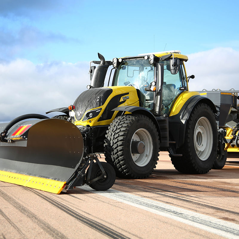 valtra-tractor-airport-maintenance-yellow-800.jpg