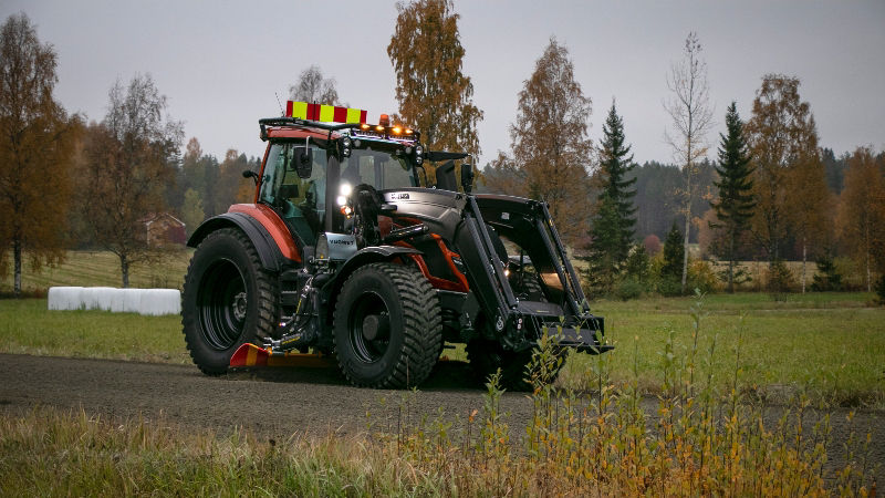 valtra-tractor-vuomet-municipality-benefits-800-450.jpg