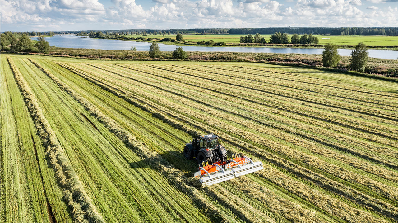 valtra-twintrac-field-efficiency_1600x900.jpg