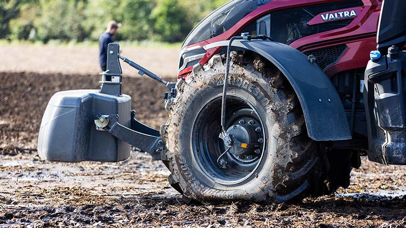 valtra-unlimited-ctis-low-tyre-pressure-better-field-efficiency_800x450.jpg