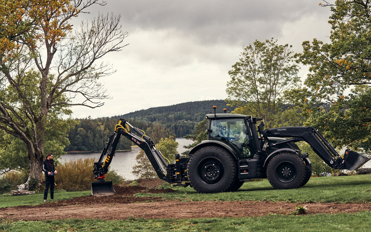 valtra-unlimited-specialist-solutions-hero_4000x2500.jpg