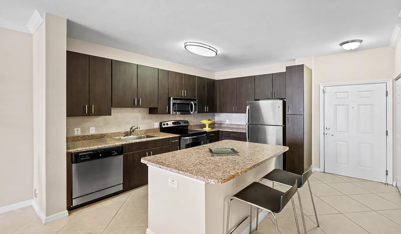 City Center on 7th Apartment Homes - Pembroke Pine, FL - Kitchen