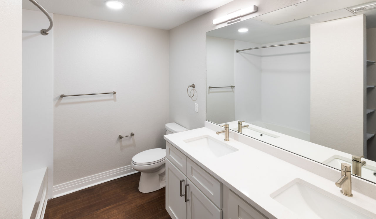 21 Fitzsimons - Aurora, CO - Bathroom