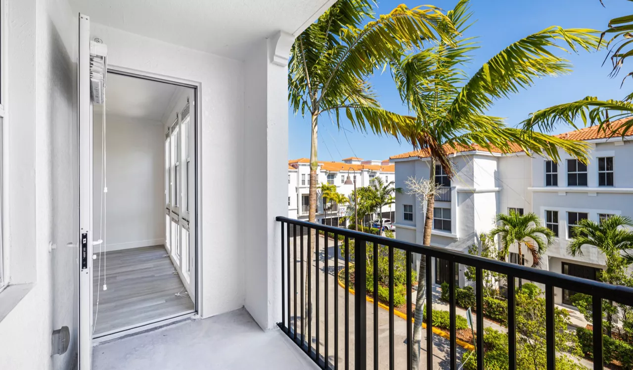 City Center on 7th - Pembroke Pines, FL - Interior - Balcony