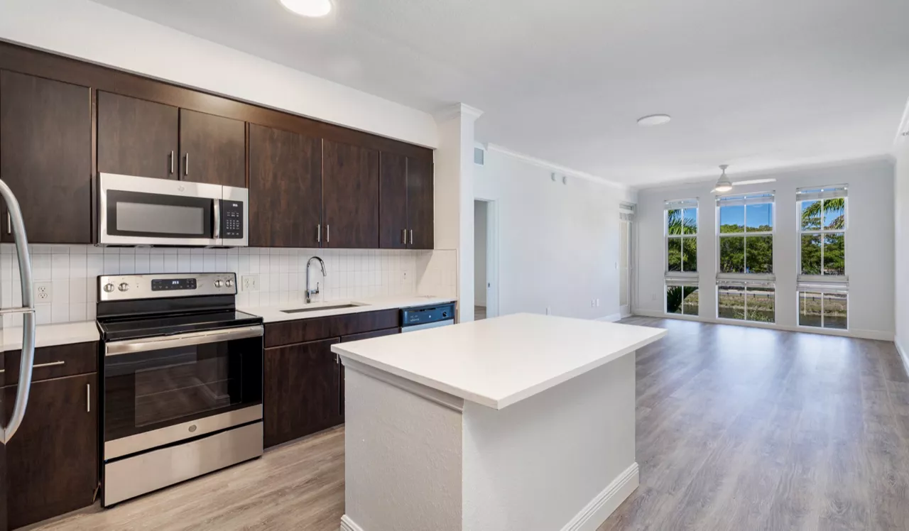 City Center on 7th - Pembroke Pines, FL - Interior - Kitchen