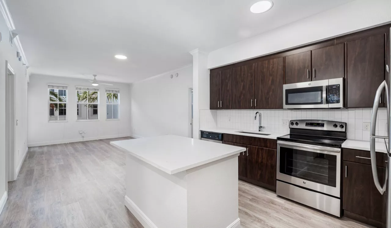 City Center on 7th - Pembroke Pines, FL - Zar Kitchen