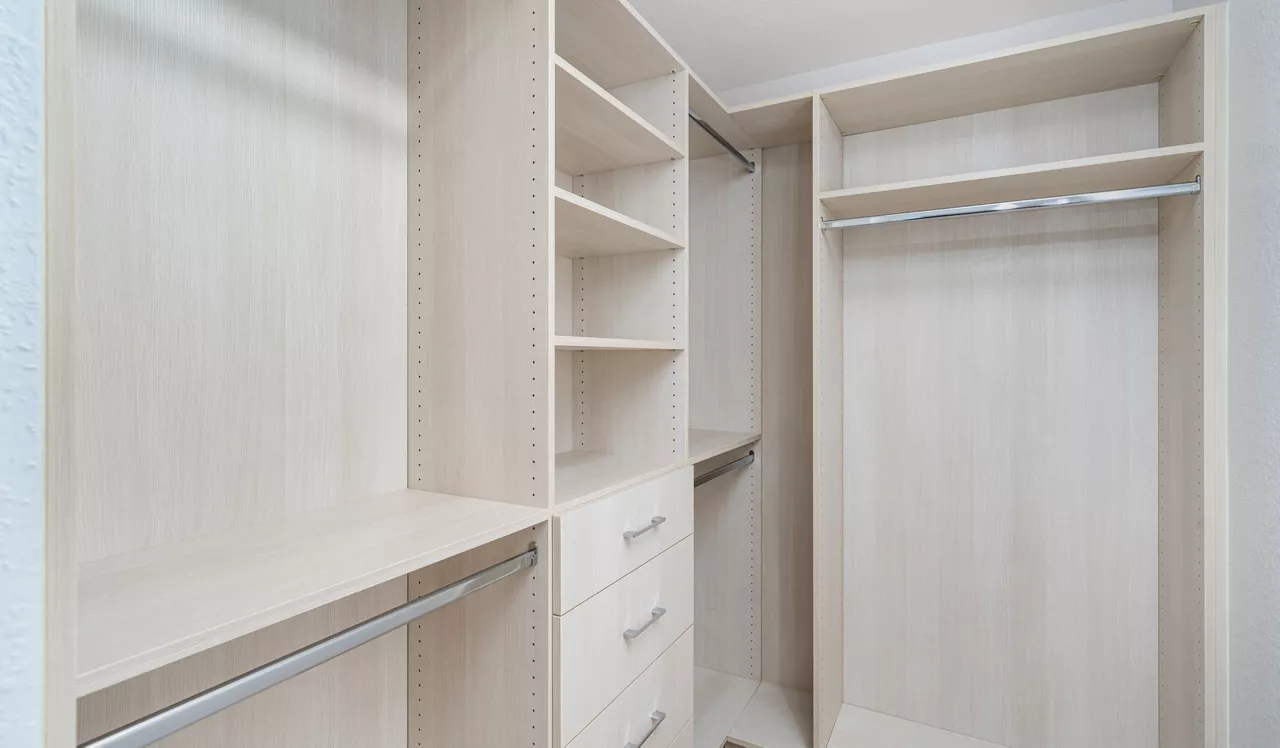 City Center on 7th - Pembroke Pines, FL - Closet