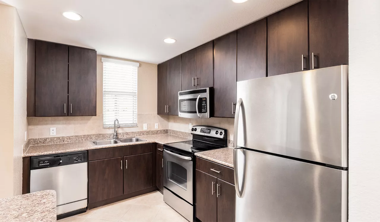 City Center on 7th Apartment Homes - Pembroke Pines, FL - Kitchen