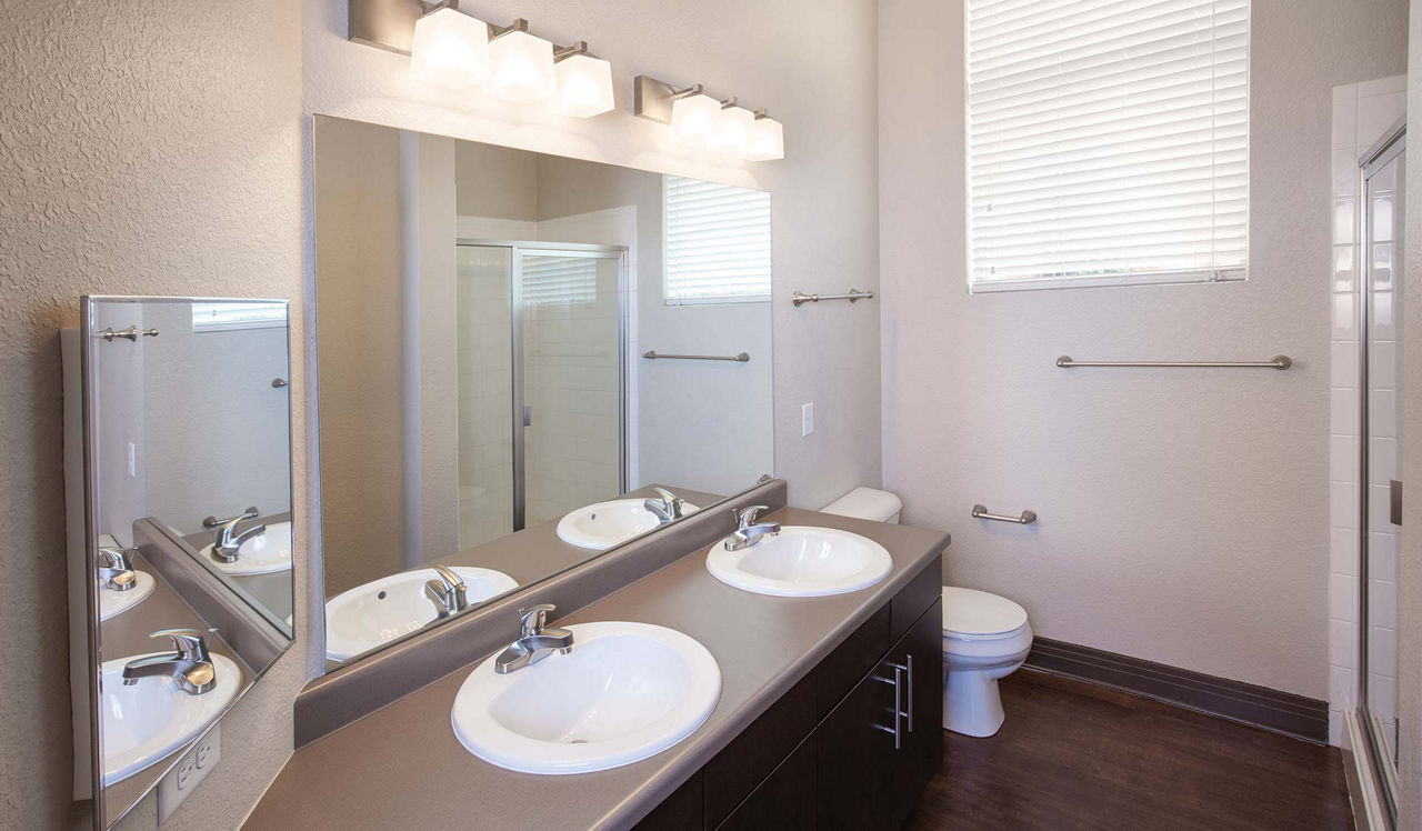 21 Fitzsimons - Aurora, CO - Bathroom