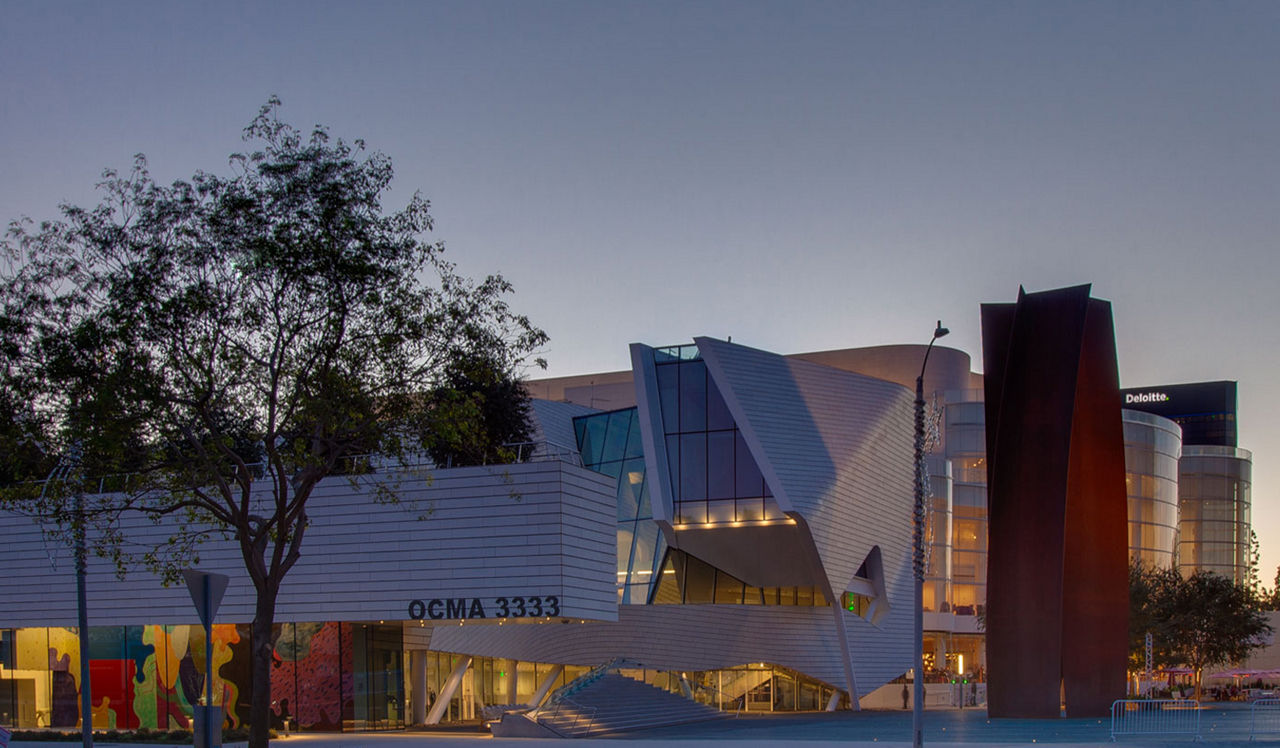 3400 Avenue of the Arts - Costa Mesa, CA - art in a museum